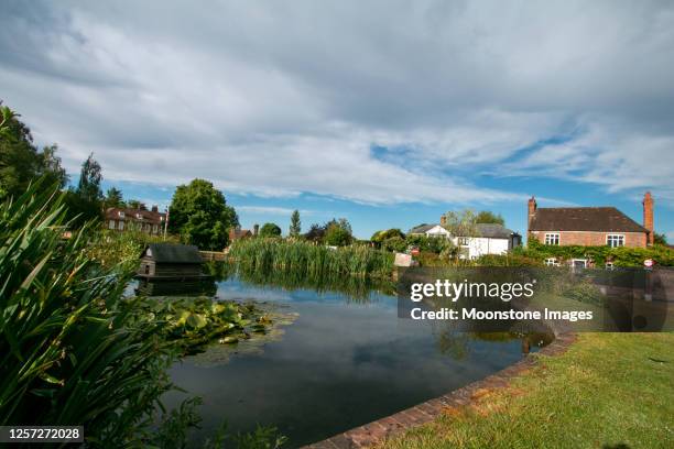 otford pond in kent, england - sevenoaks stock pictures, royalty-free photos & images