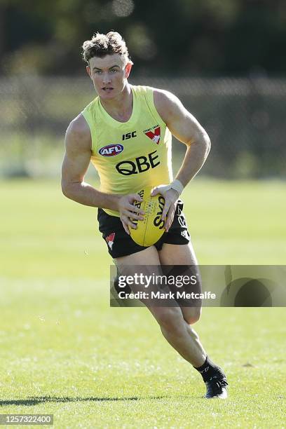 Chad Warner of the Swans trains during a Sydney Swans AFL training session at Lakeside Oval on July 21, 2020 in Sydney, Australia.