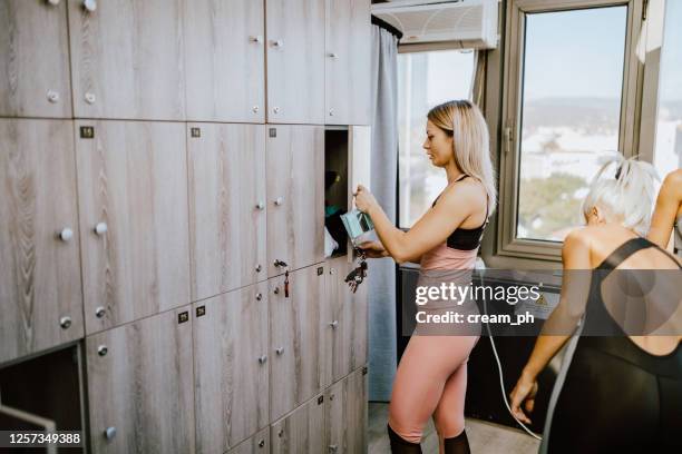 Locker Lady Woman Gym Locker Photos and Premium High Res Pictures - Getty Images