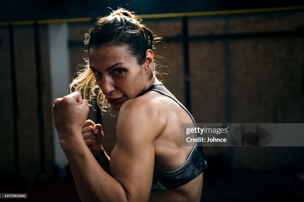 Shadow Boxing Figure Woman Shadow Boxing High-Res Stock Photo - Getty Images