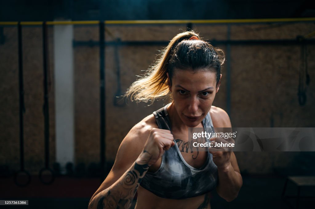 Shadow Boxing Figure Woman Shadow Boxing High-Res Stock Photo - Getty Images