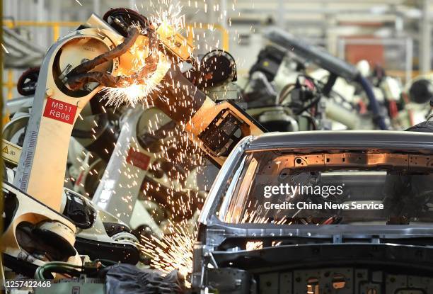 Robot Body Shell 2,090 Robot Body Stock Photos, High-Res Pictures, and Images - Getty Images