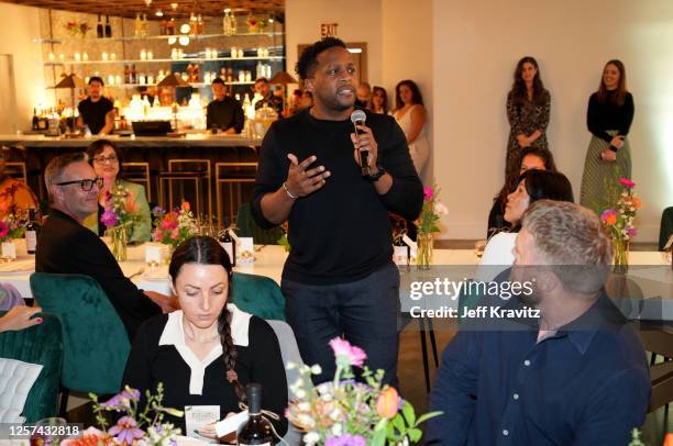 Kevin Curry attends the Max Original 'What Am I Eating?' With Zooey Deschanel Premiere Dinner at Casita Hollywood on May 22, 2023 in Los Angeles.