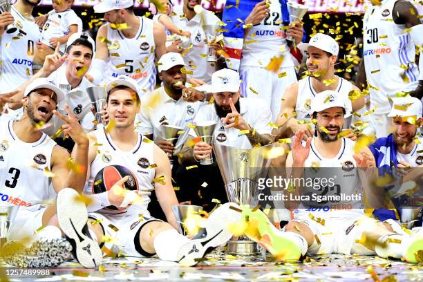 Real Madri players celebrates at the end of Turkish Airlines EuroLeague Final Four Kaunas 2023 Championship game Olympiacos Piraeus v Real Madrid at...