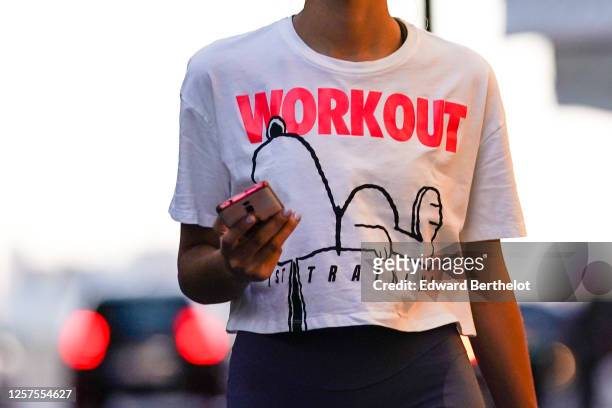277 Cartoon Tee Shirt Photos and Premium High Res Pictures - Getty Images