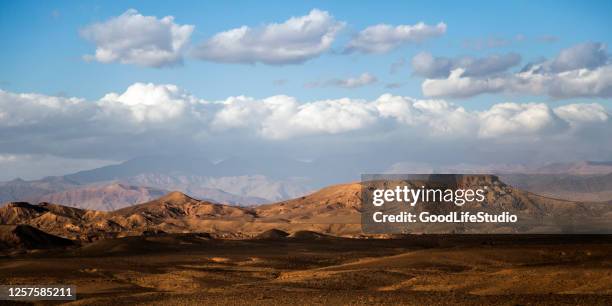 montañas del atlas - montañas atlas fotografías e imágenes de stock