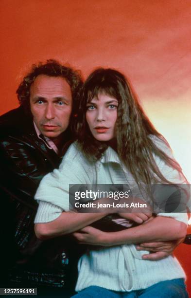 French actor Pierre Richard and British actress Jane Birkin on the set of the movie "La Moutarde Me Monte au Nez", directed by Claude Zidi.