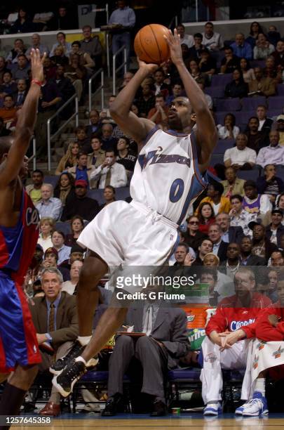 Gilbert Arenas of the Washington Wizards shoots the ball against the Los Angeles Clippers on November 9, 2005 at the MCI Center in Washington, DC....