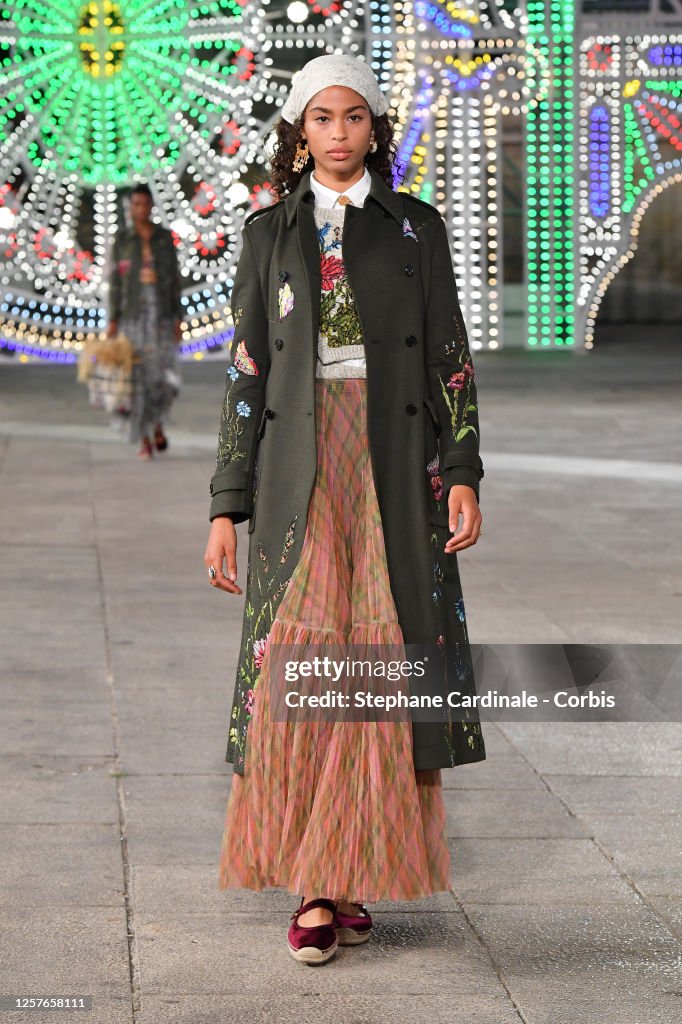 Dior Cruise 2021 - Runway