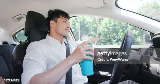 intelligentes selbstfahrendes autokonzept - autonome technologie stock-fotos und bilder