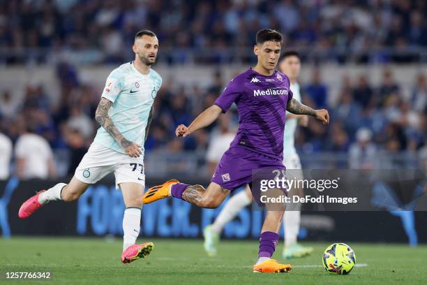 Lucas Martinez Quarta of ACF Fiorentina controls the ball during the Coppa Italia final match between ACF Fiorentina and FC Internazionale at Stadio...