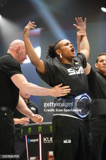Ayjay "Static" Hintz keeps the belt after his opponent get disqualified in a 3-round bout at UFC Apex for Power Slap 2 - Wolverine vs Bell event on...