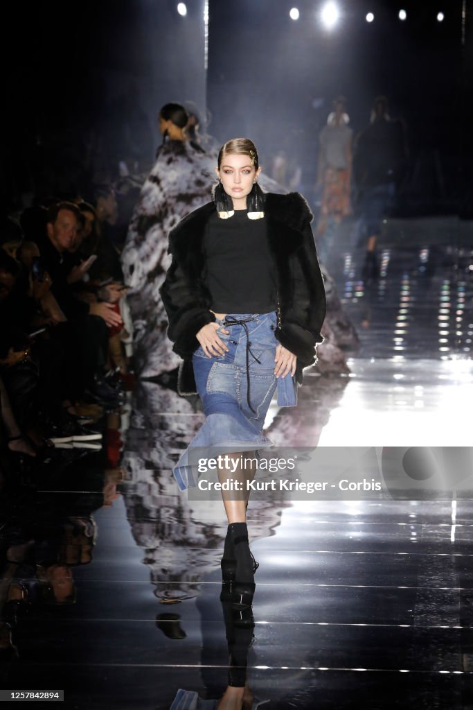 Gigi Hadid - Tom Ford AW20 Show - catwalk