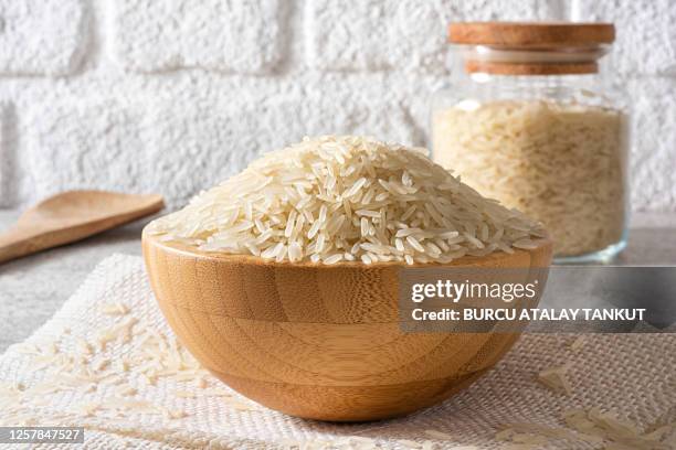 jasmine rice in a bowl - arroz alimento básico imagens e fotografias de stock