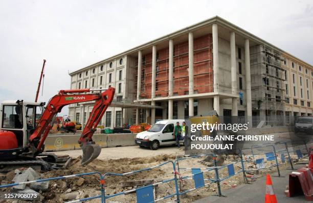 Picture taken 02 April 2007 in Marseille, southern France, shows the hotel in construction where the All Blacks team of New-Zealand will stay during...