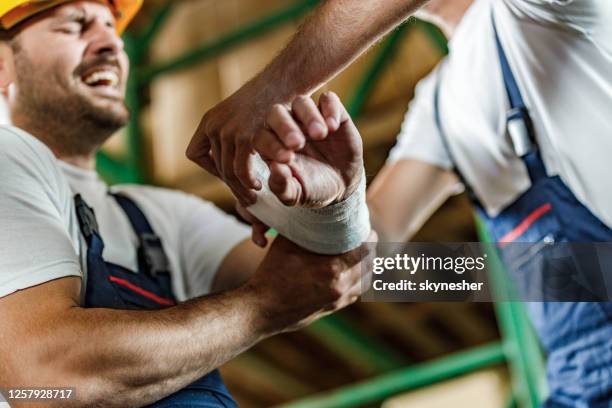 照顧工作中的身體損傷! - hand injury 個照片及圖片檔