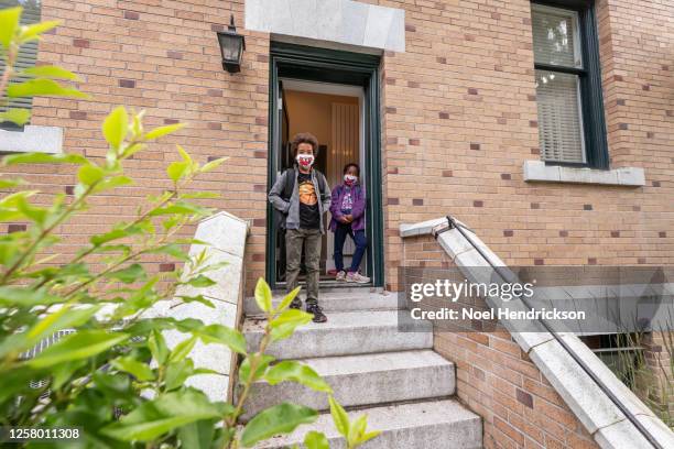 Child Stooping Urban Kids On Stoop Photos and Premium High Res Pictures - Getty Images