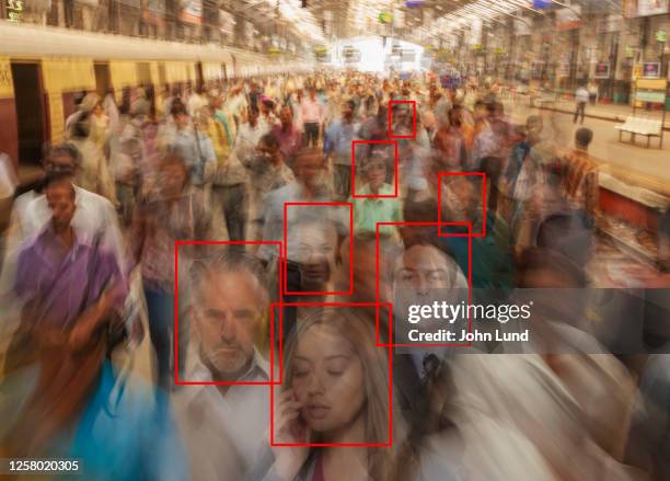 facial crowd recognition technology - facial recognition technology stock-fotos und bilder