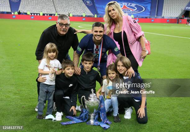 Mauro Icardi of PSG with his father Juan Icardi, his wife Wanda Nara, their two daughters Isabella Icardi and Francesca Icardi Nara, and Wanda Nara...