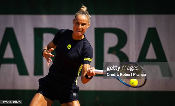 Arantxa Rus of the Netherlands in action against Moyuka Uchijima of Japan in the final qualifications round ahead of Roland Garros on May 26, 2023 in...