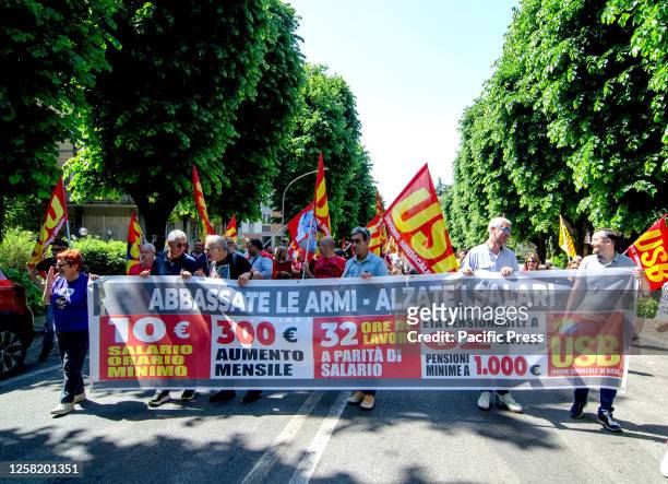 General strike and demonstration in Rome of the USB base union with the slogan "Lower the weapons, raise the wages". The event ended under the...