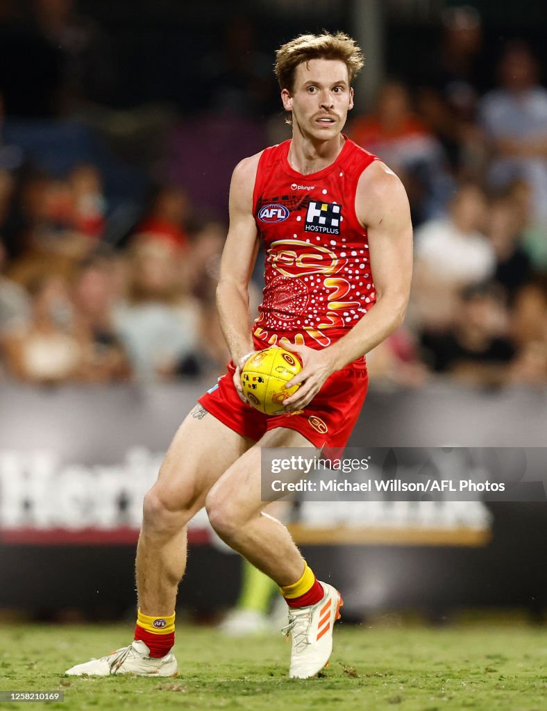 AFL Rd 11 - Gold Coast v Western Bulldogs