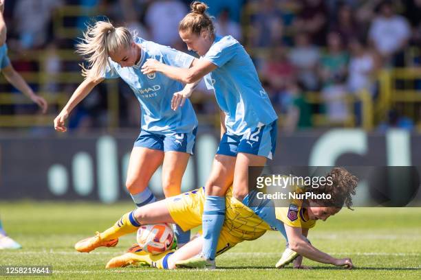 Filippa Angeldahl of Manchester city and Alex Greenwood of Manchester City tackles the opponent during the Barclays FA Women's Super League match...
