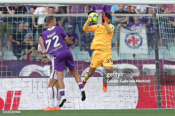 Mile Svilar goalkeeper of AS Roma in action during the Serie A match between ACF Fiorentina and AS Roma at Stadio Artemio Franchi on May 27, 2023 in...