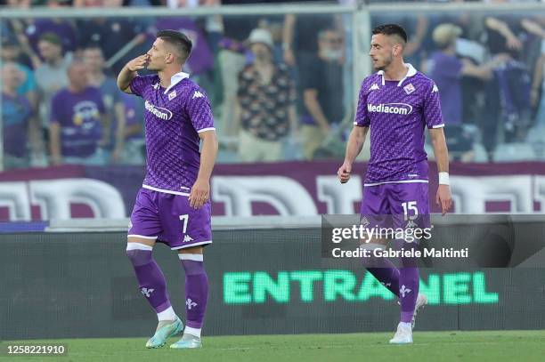 Luka Jovic of ACF Fiorentina celebrates after scoring a goal during the Serie A match between ACF Fiorentina and AS Roma at Stadio Artemio Franchi on...