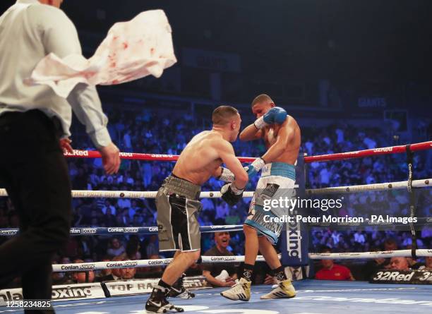 57 Throw In The Towel Boxing Stock Photos, High-Res Pictures, and ...