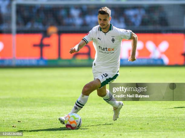 Julian Weigl of Borussia Moenchengladbach in action during the Bundesliga match between Borussia Moenchengladbach and FC Augsburg at Borussia-Park on...