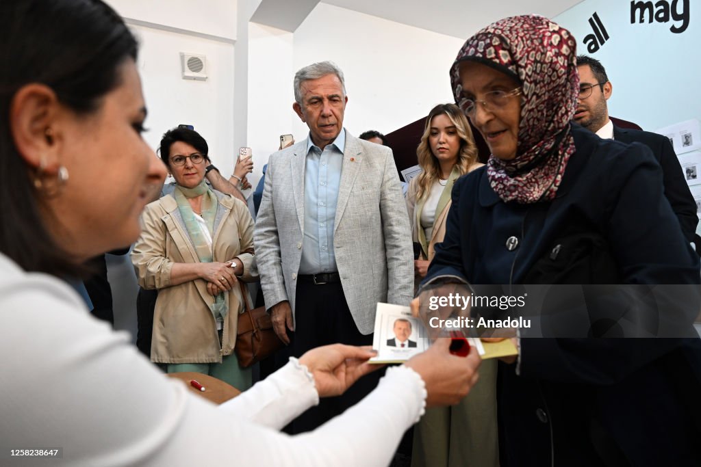 Mayor of Ankara, Mansur Yavas votes in Ankara