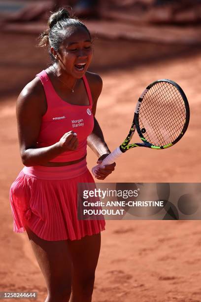 Canada's Leylah Fernandez celebrates her victory over Poland's Magda Linette during their women's singles match on day one of the Roland-Garros Open...