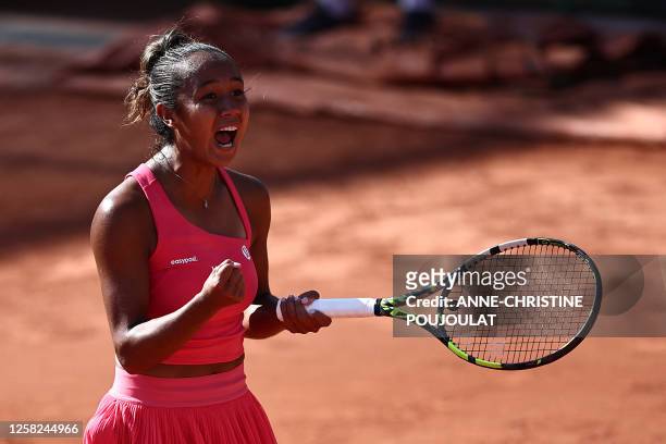 Canada's Leylah Fernandez celebrates her victory over Poland's Magda Linette during their women's singles match on day one of the Roland-Garros Open...