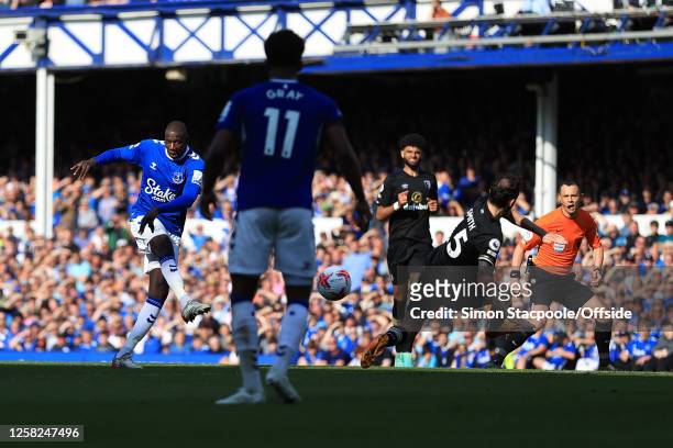 Abdoulaye Doucoure of Everton scores their 1st goal during the Premier League match between Everton FC and AFC Bournemouth at Goodison Park on May...