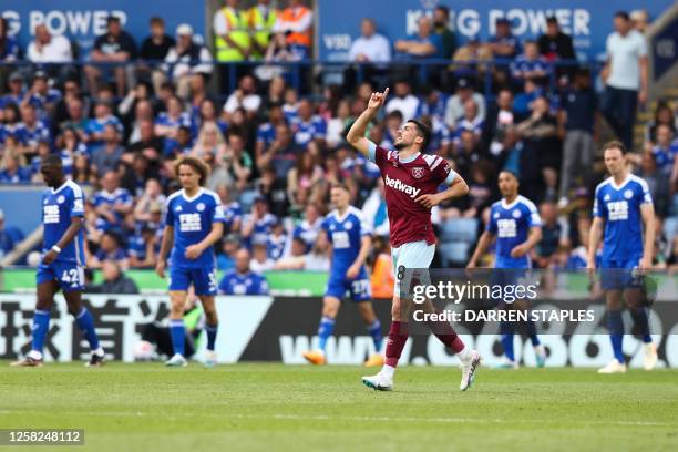 West Ham United's Spanish midfielder Pablo Fornals celebrates after scoring his team first goal during the English Premier League football match...