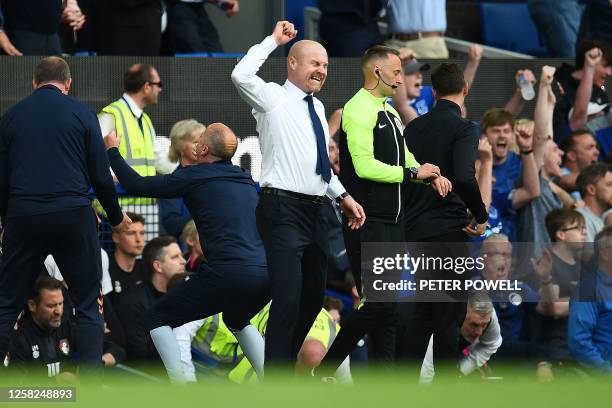 Everton's English manager Sean Dyche celebrates at the end of the English Premier League football match between Everton and Bournemouth at Goodison...