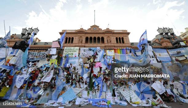 View of the main gate of the Casa Rosada presidential palace in Buenos Aires before the start of the wake of late former Argentine president Nestor...