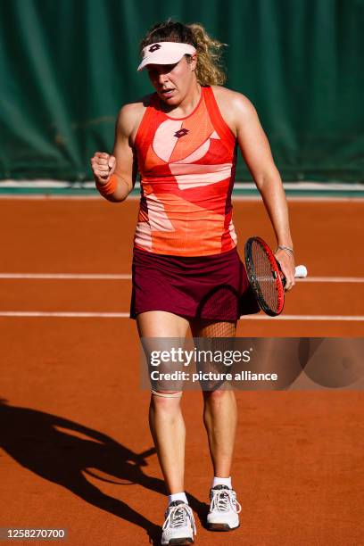 May 2023, France, Paris: Tennis: Grand Slam/WTA Tour - French Open, singles, women, 1st round. Friedsam - Hibino . Anna-Lena Friedsam reacts. Photo:...