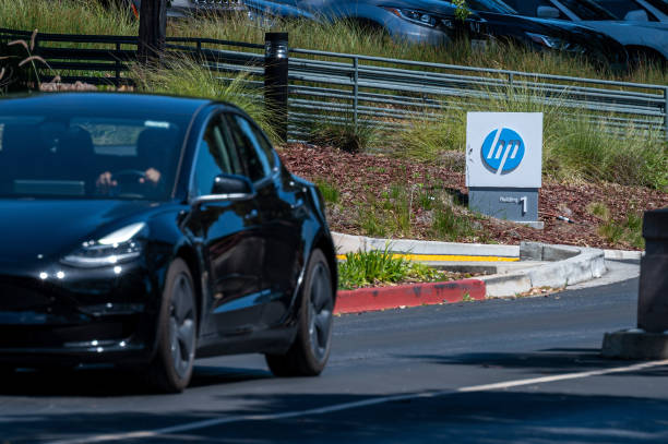 CA: HP Headquarters Ahead Of Earnings Figures