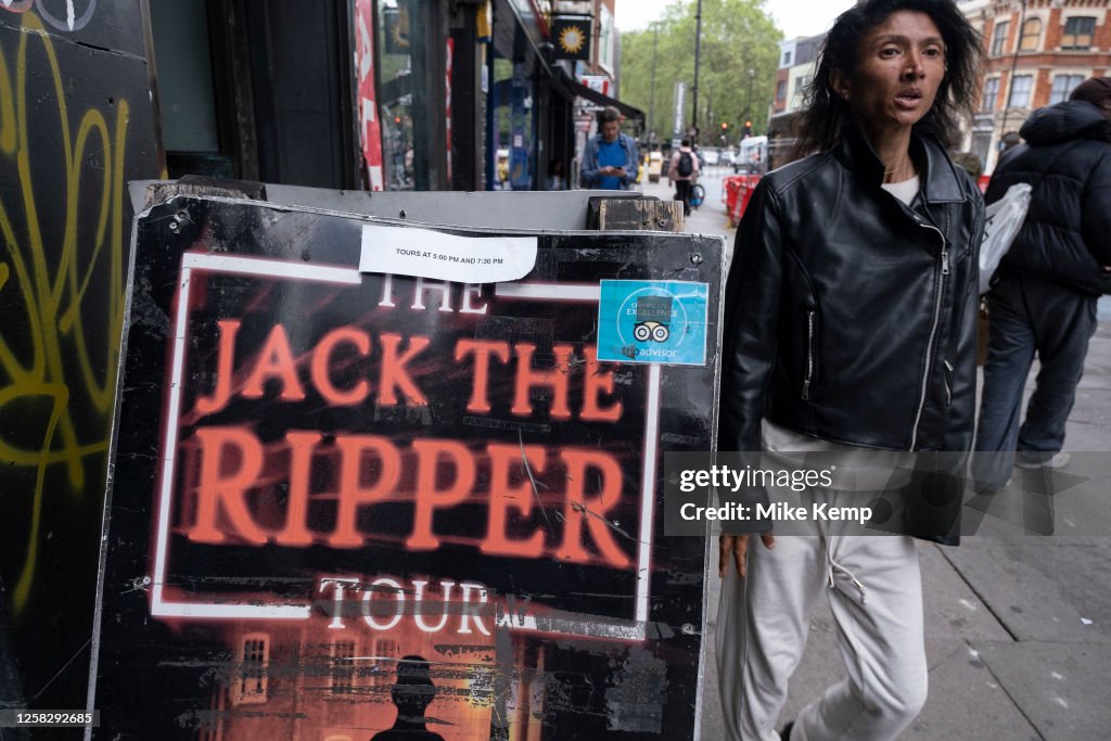 Jack Rippe R Sign for the Jack the Ripper tour on Whitechapel High Street on 25th ...