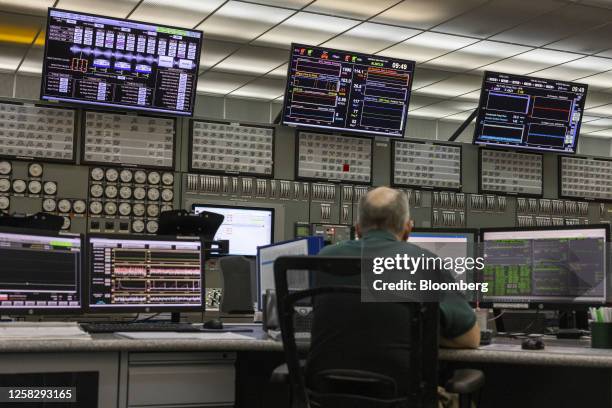 Process Operator Control Station 74 Operator In Power Station Control Room Stock Photos, High-Res ...