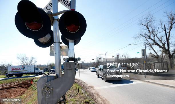 Intersect Fm Fm Rail Photos and Premium High Res Pictures - Getty Images