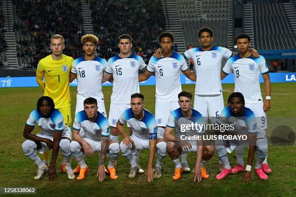 England players pose for a picture before the start of the Argentina 2023 U-20 World Cup round of 16 football match between England and Italy at the...