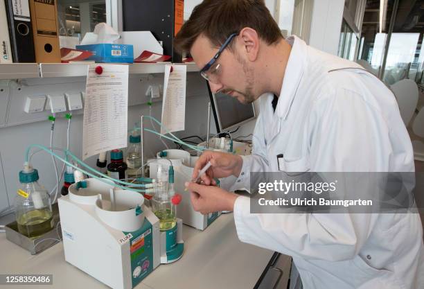 In the control laboratory of the chemical and pharmaceutical group Merck KGaA, the quality of solvents for use in research laboratories or the...