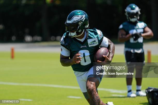 Philadelphia Eagles running back D'Andre Swift participates in the Philadelphia Eagles OTA on June 1, 2023 at the NovaCare Training Complex in...