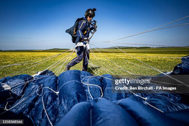 17 Riser Lines Stock Photos, High-Res Pictures, and Images - Getty Images
