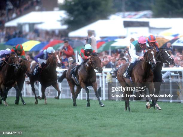 Irish Jockey Jimmy Fortune riding Endless Summer finishing first in the Richmond Stakes at Glorious Goodwood, 3rd August 2000. Following an inquiry...