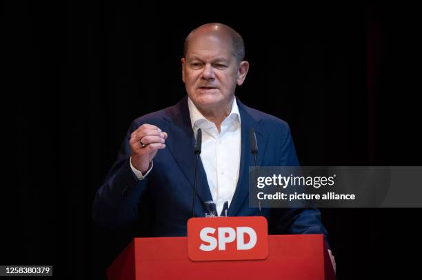 June 2023, Brandenburg, Falkensee: German Chancellor Olaf Scholz speaks during the SPD state representatives' meeting. The state representative...