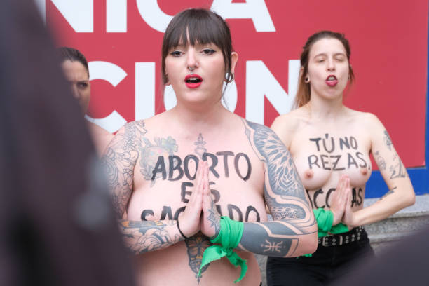 ESP: FEMEN Activists Stage Abortion Law Protest